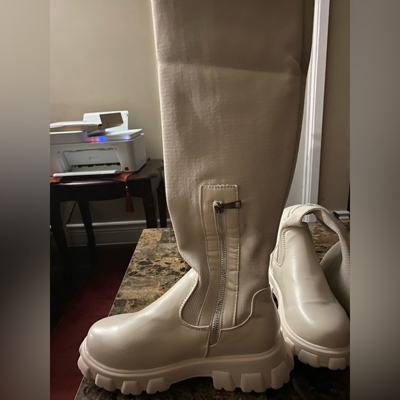WOMEN’S WHITE KNEE HIGH BOOTS - Picture 5 of 7